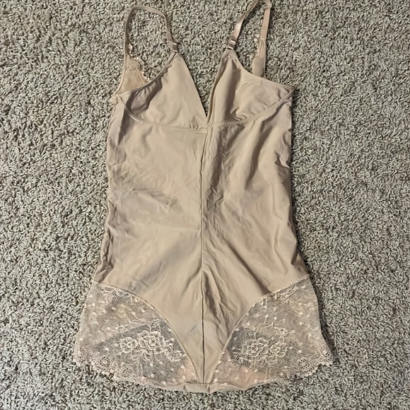 DKNY bodysuit shapewear - Picture 4 of 4